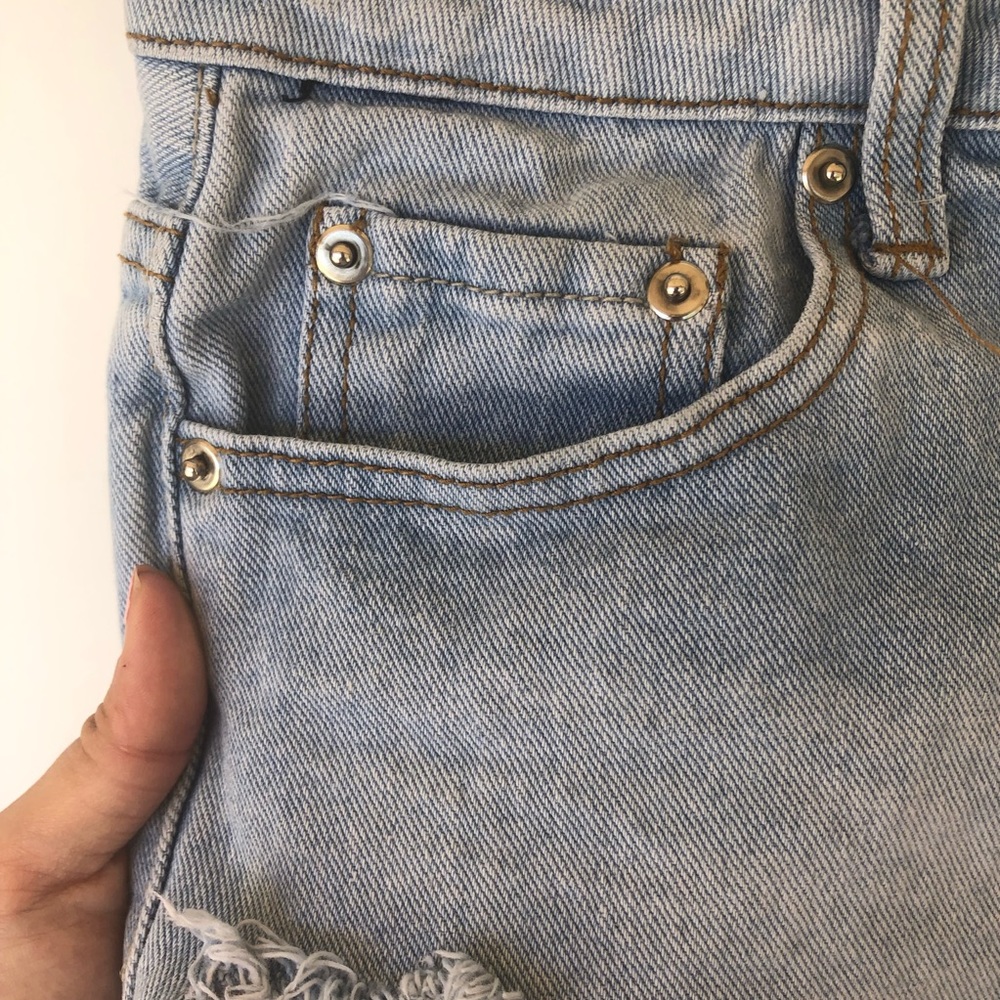 EUC Forever 21 Classic Blue Denim Shorts - Picture 7 of 7
